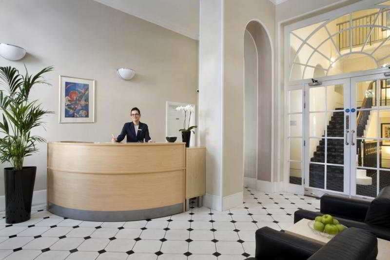 Citadines St Marks Лондон Экстерьер фото